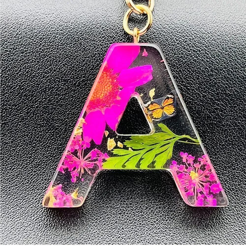 Initials Floral Keychain    - Picture 4 of 6